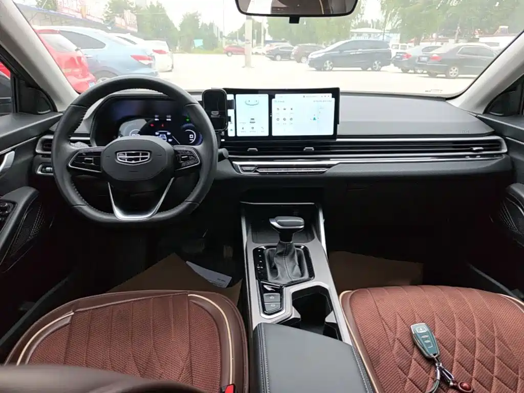 Geely Emgrand — миниатюра 10
