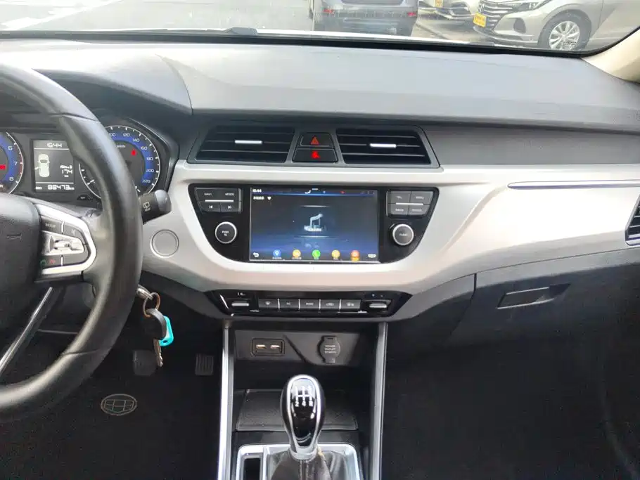 Geely Vision X3 — миниатюра 12