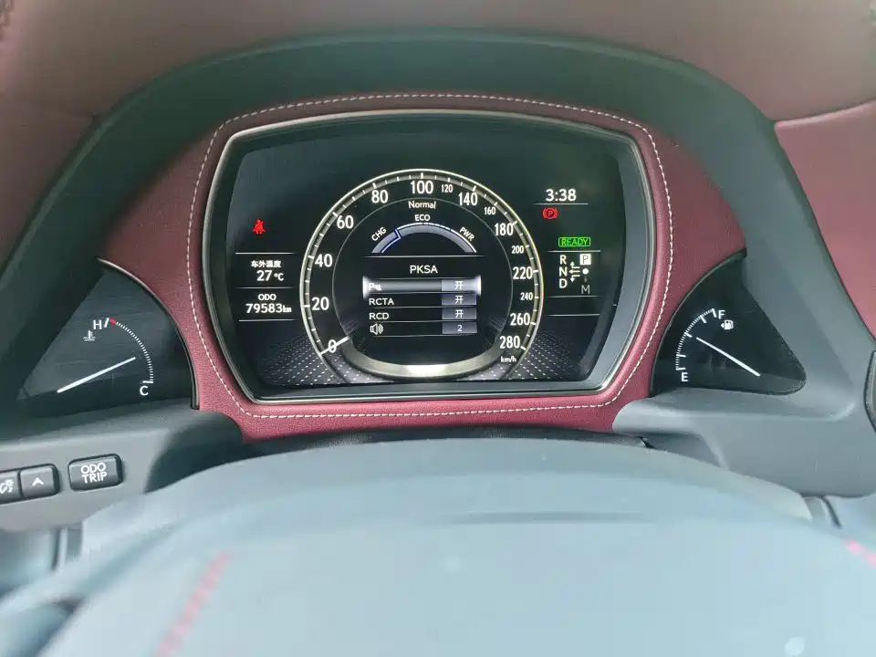 Lexus LS — миниатюра 7