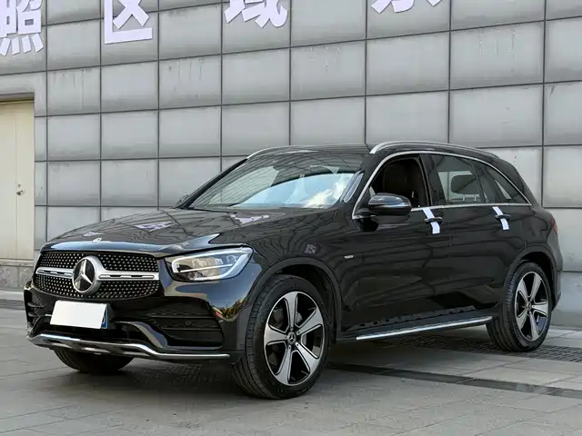 MERCEDES-BENZ GLC