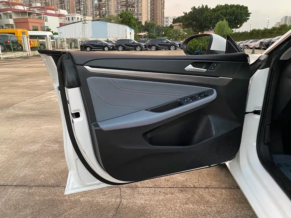Volkswagen Lamando — миниатюра 17