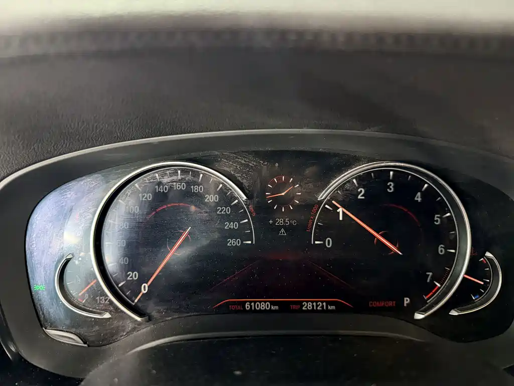 BMW 5 Series — миниатюра 10