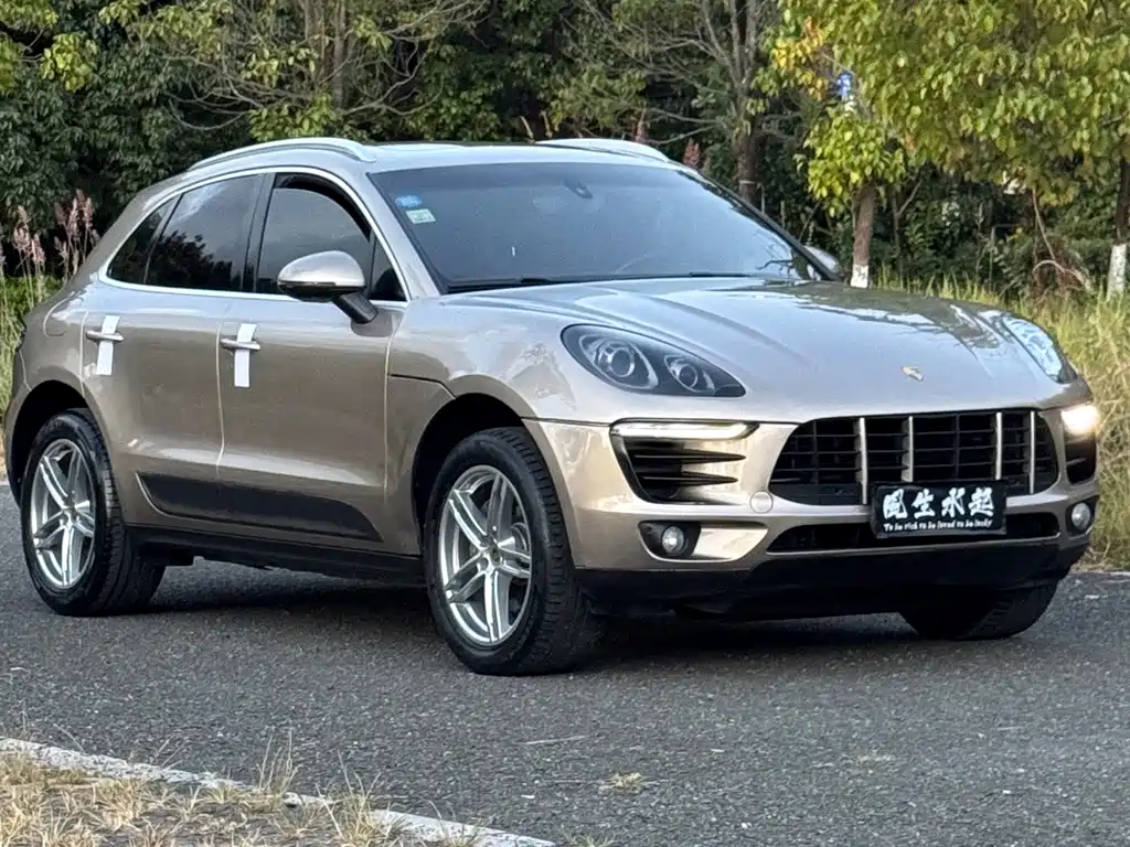 Porsche Macan — миниатюра 3