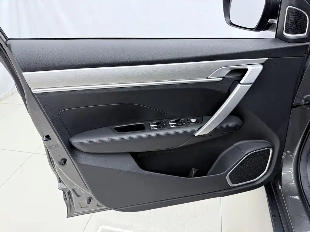 Geely Binyue — миниатюра 14