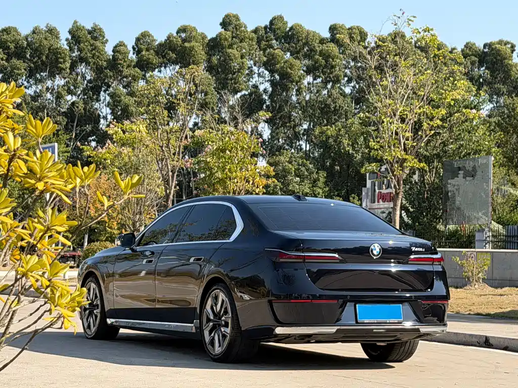 BMW 7 Series 7 2023 740Li Premium Luxury