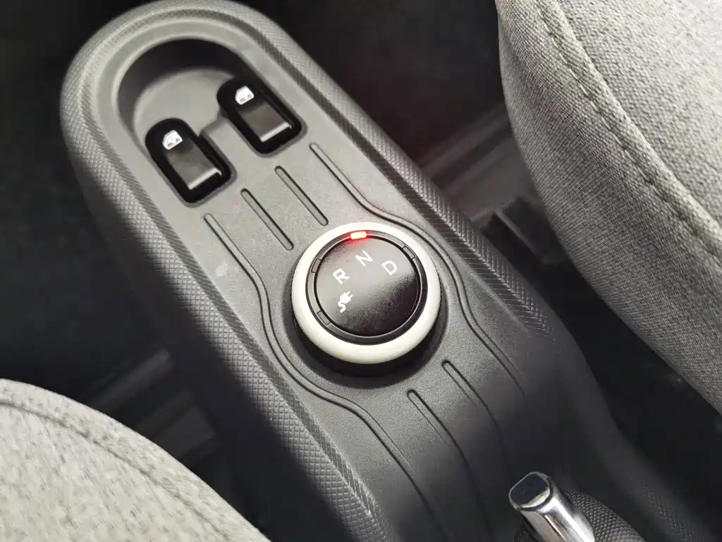 Wuling MINIEV — миниатюра 13