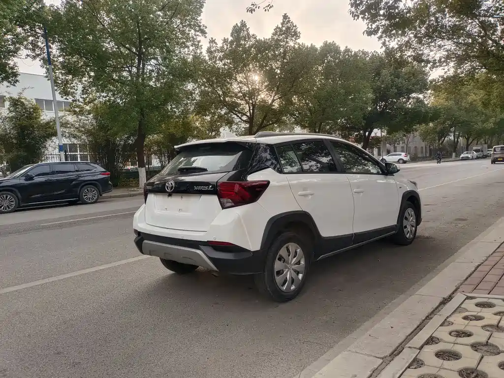 TOYOTA YARIS L ZHIXUAN