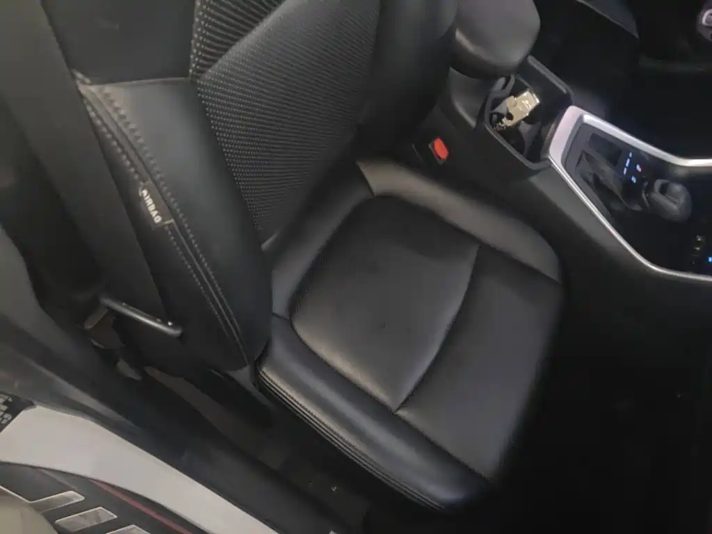 Toyota RAV4 — миниатюра 25