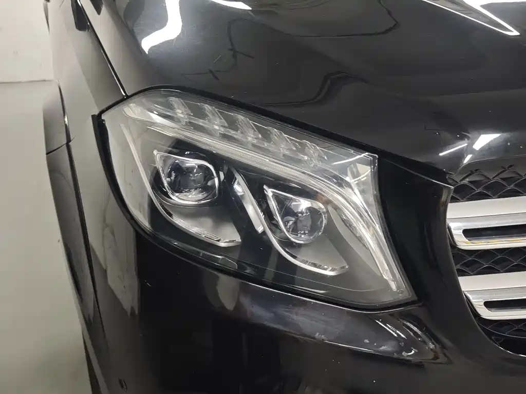 Mercedes-Benz GLS — миниатюра 15