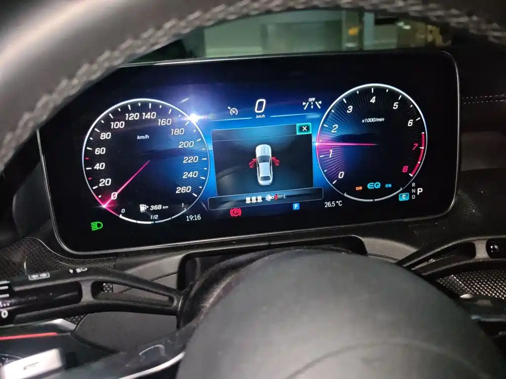Mercedes-Benz C-Class — миниатюра 12