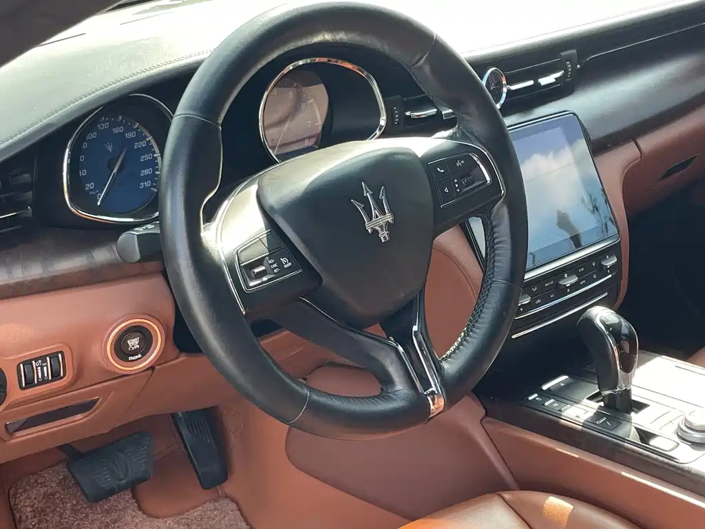 Maserati Quattroporte — миниатюра 6