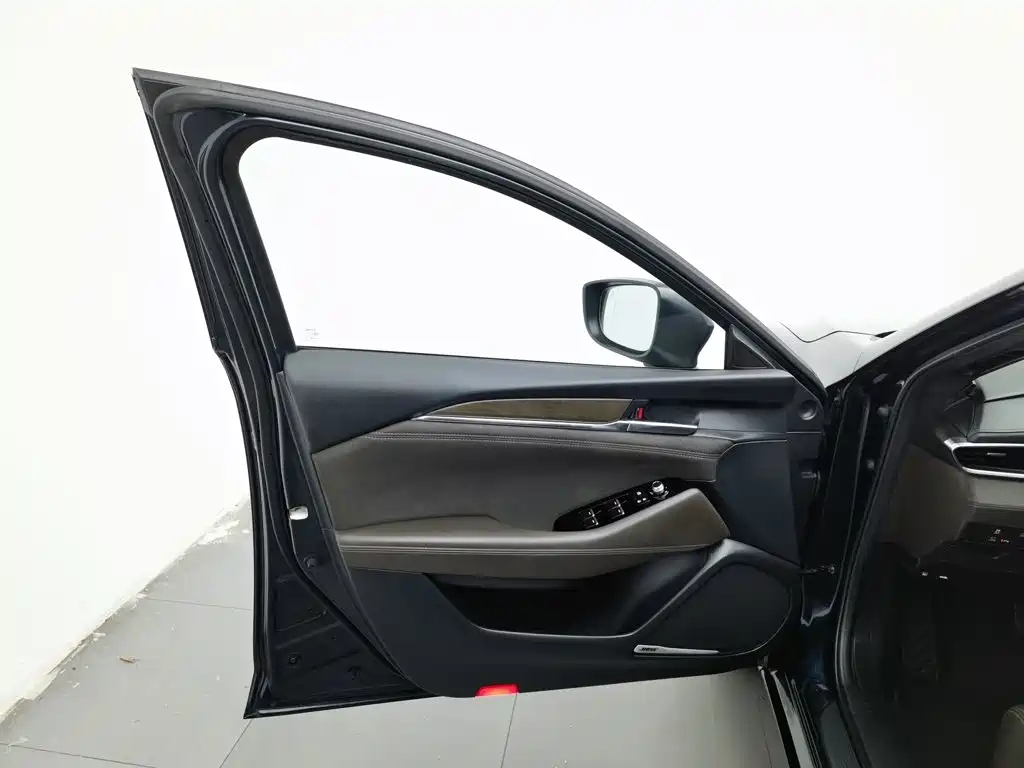 Mazda Atenza — миниатюра 8