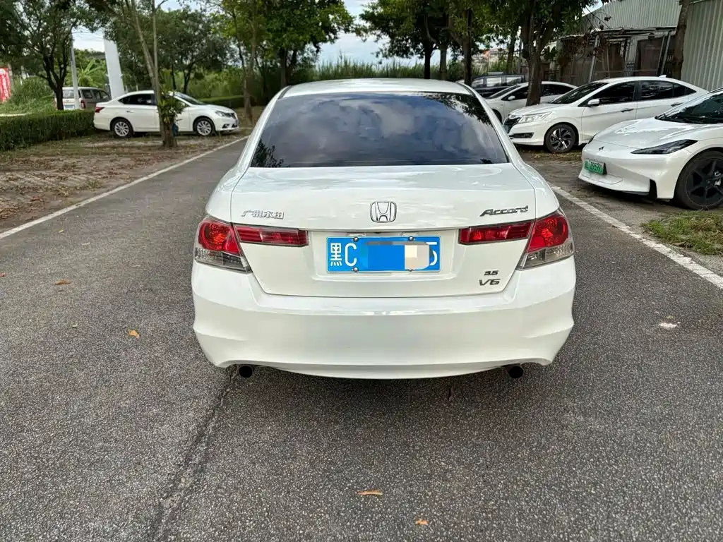Honda Accord — миниатюра 10