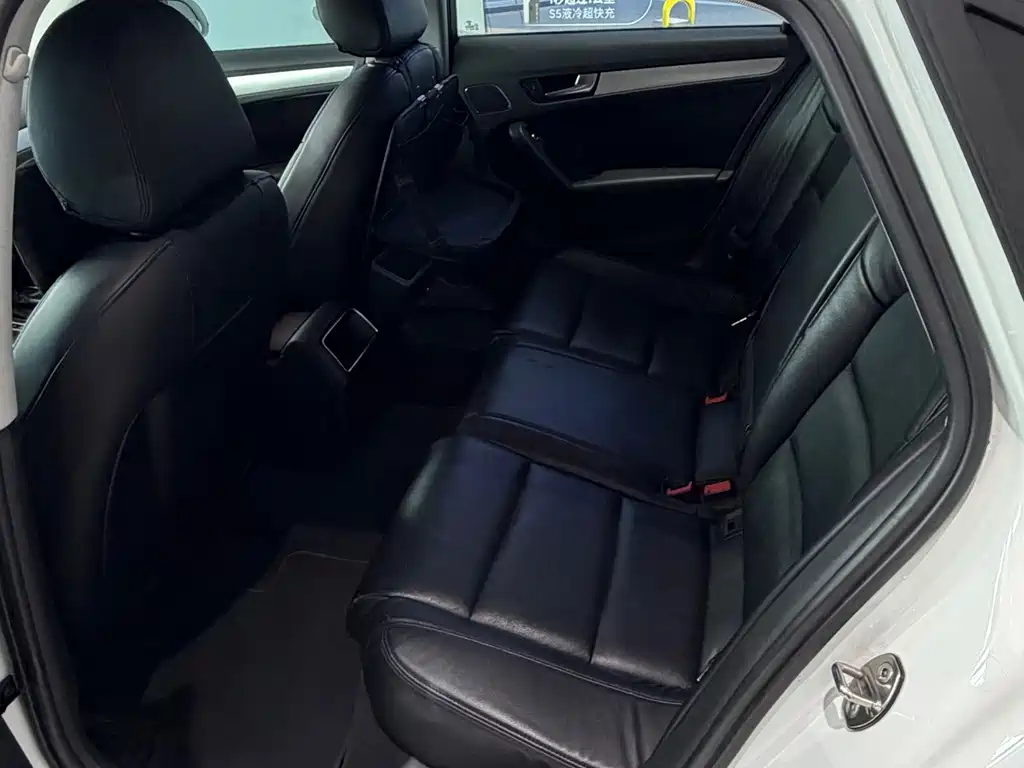 Audi A4L — миниатюра 7