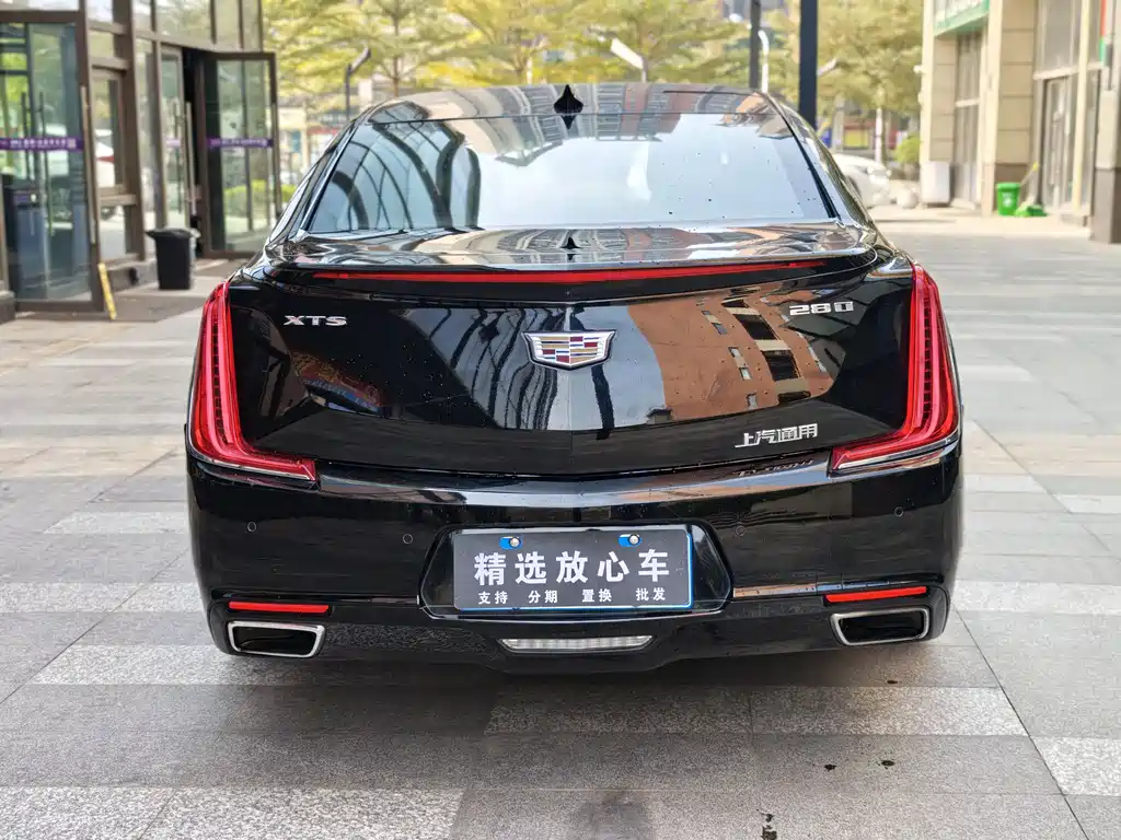 CADILLAC XTS