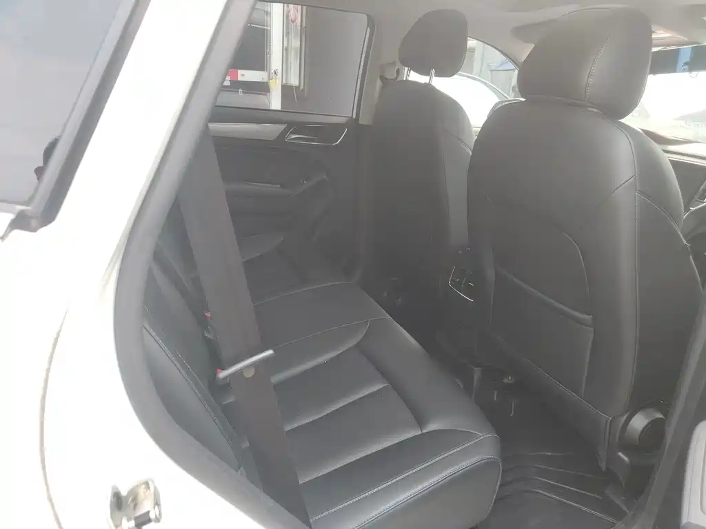 Roewe RX5 — миниатюра 7