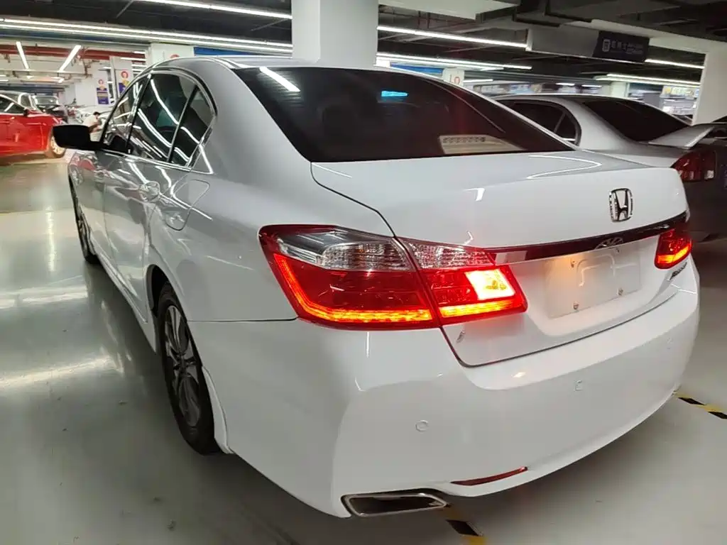 Honda Accord — миниатюра 5