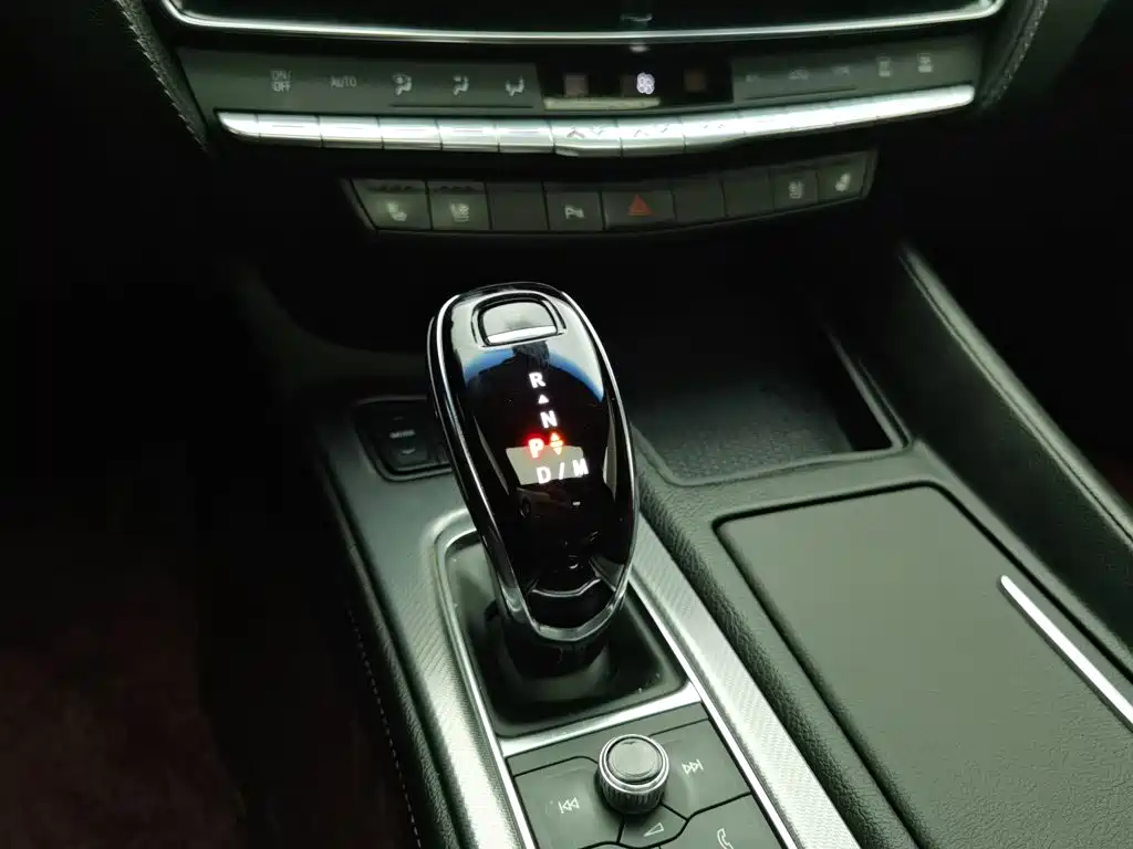 Cadillac CT5 — миниатюра 13