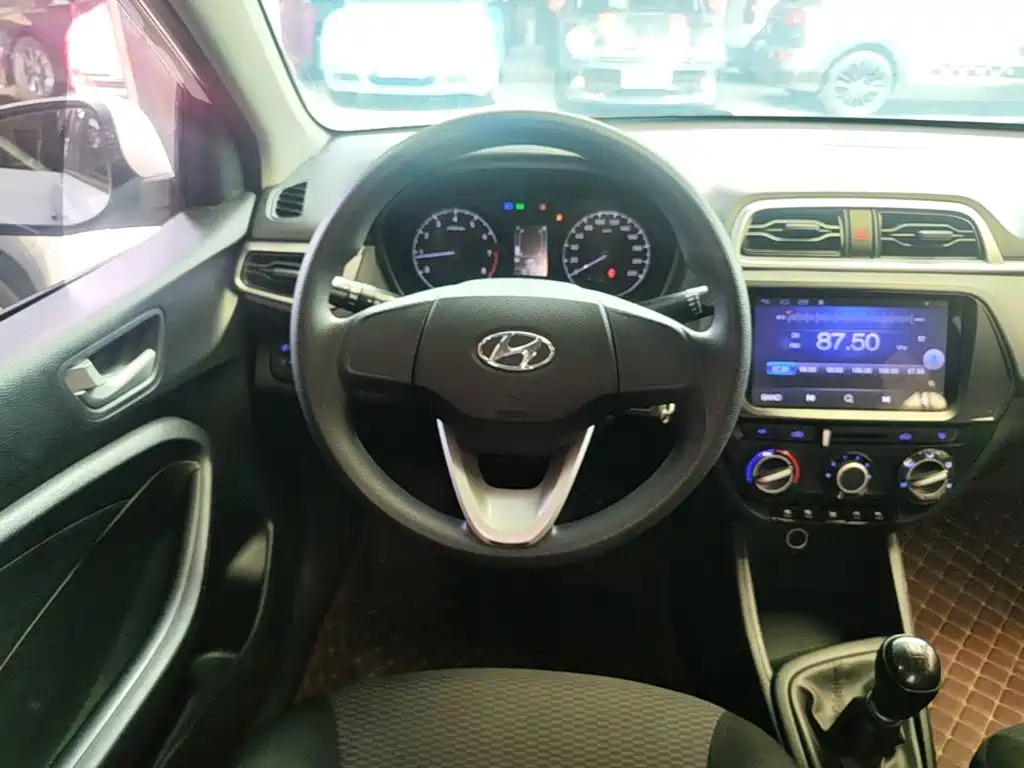 Hyundai Verna - фото 11