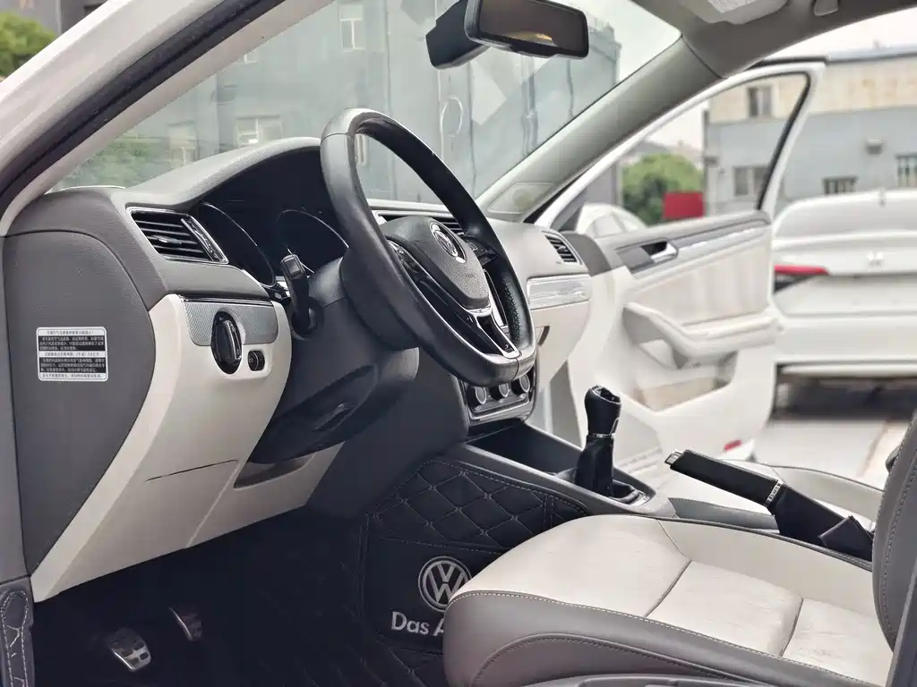 Volkswagen Sagitar — миниатюра 9