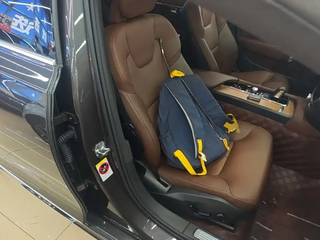 Volvo S90 — миниатюра 25