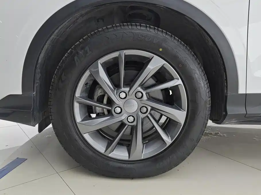 Geely Binyue — миниатюра 6