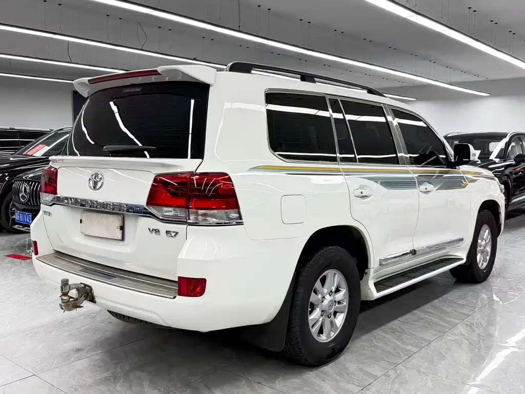 Toyota Land Cruiser — миниатюра 6