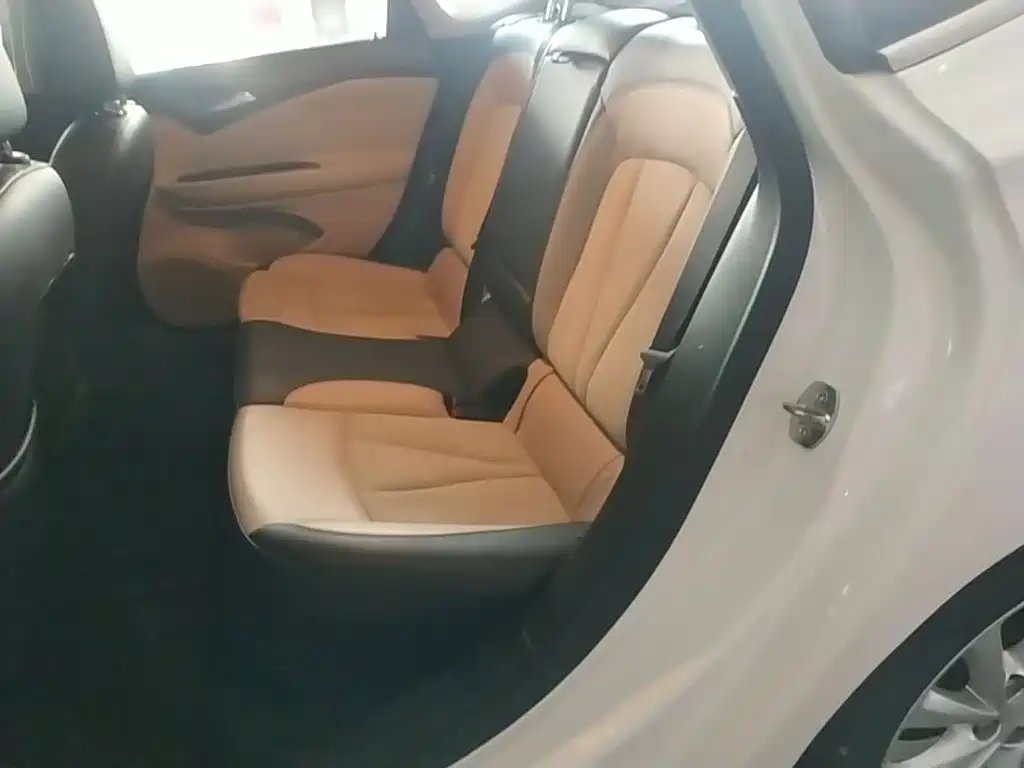 Buick Verano — миниатюра 17