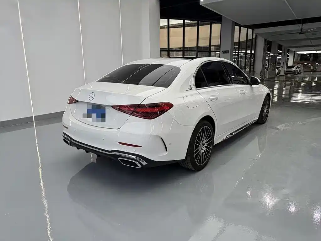 Mercedes-Benz C-Class — миниатюра 14