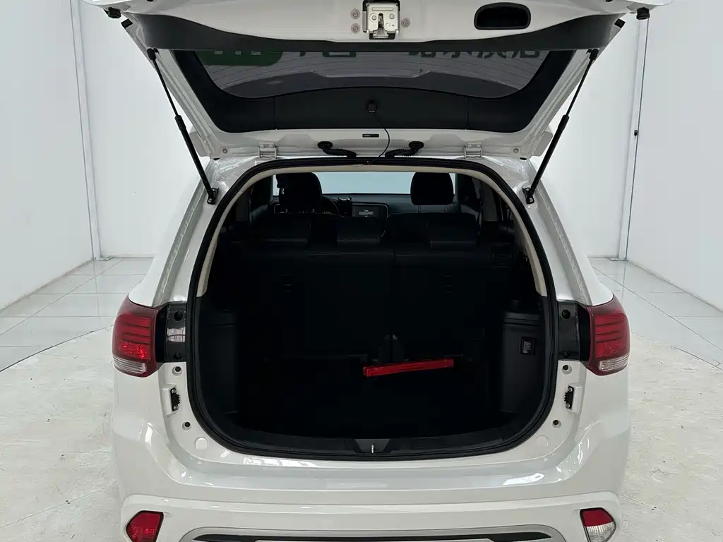 Mitsubishi Outlander — миниатюра 16