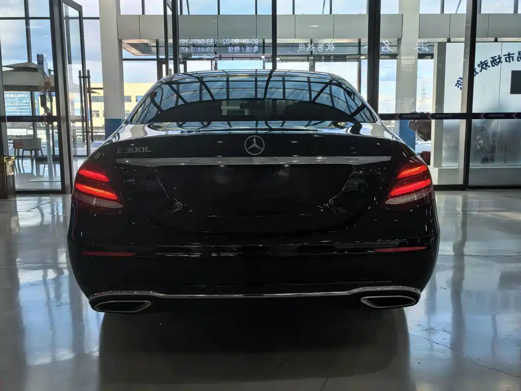 Mercedes-Benz E-Class — миниатюра 24