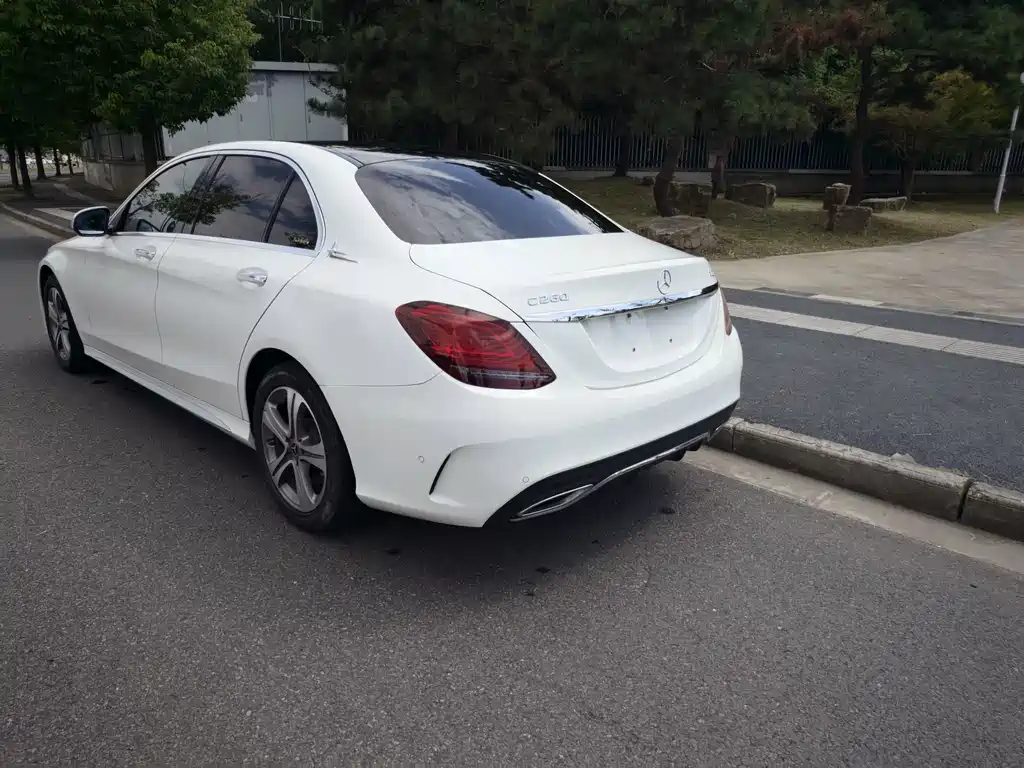 Mercedes-Benz C-Class — миниатюра 5