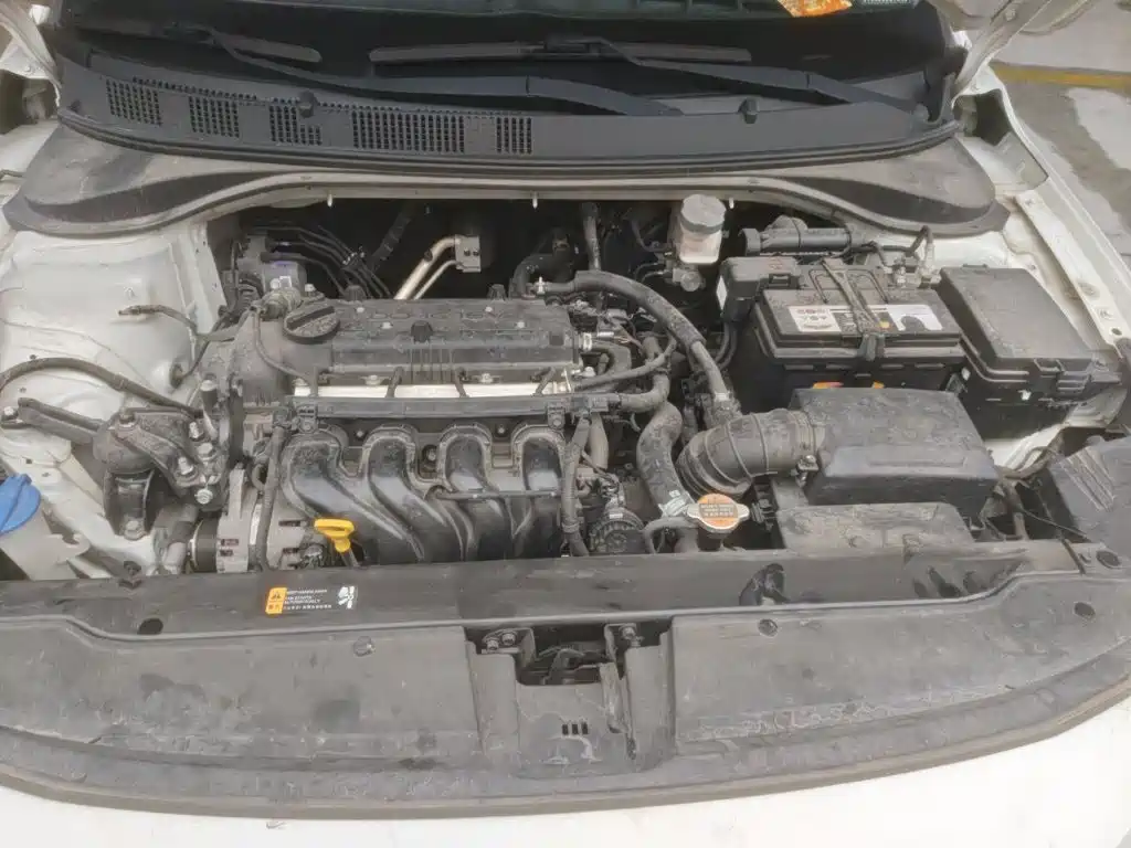 Hyundai Elantra — миниатюра 11