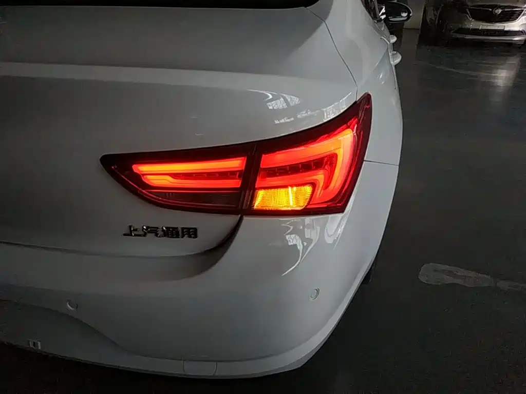 Buick Verano — миниатюра 8