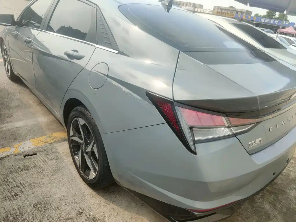 Hyundai Elantra — миниатюра 18