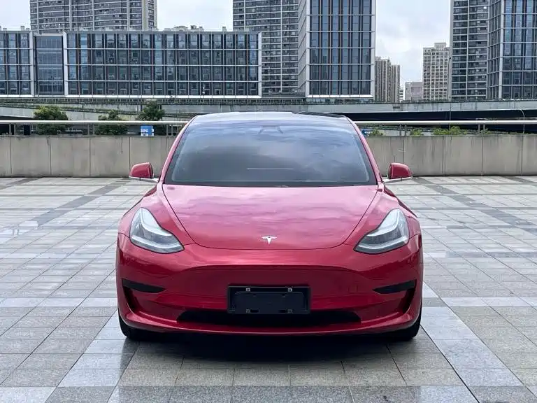 Tesla Model 3 — миниатюра 2