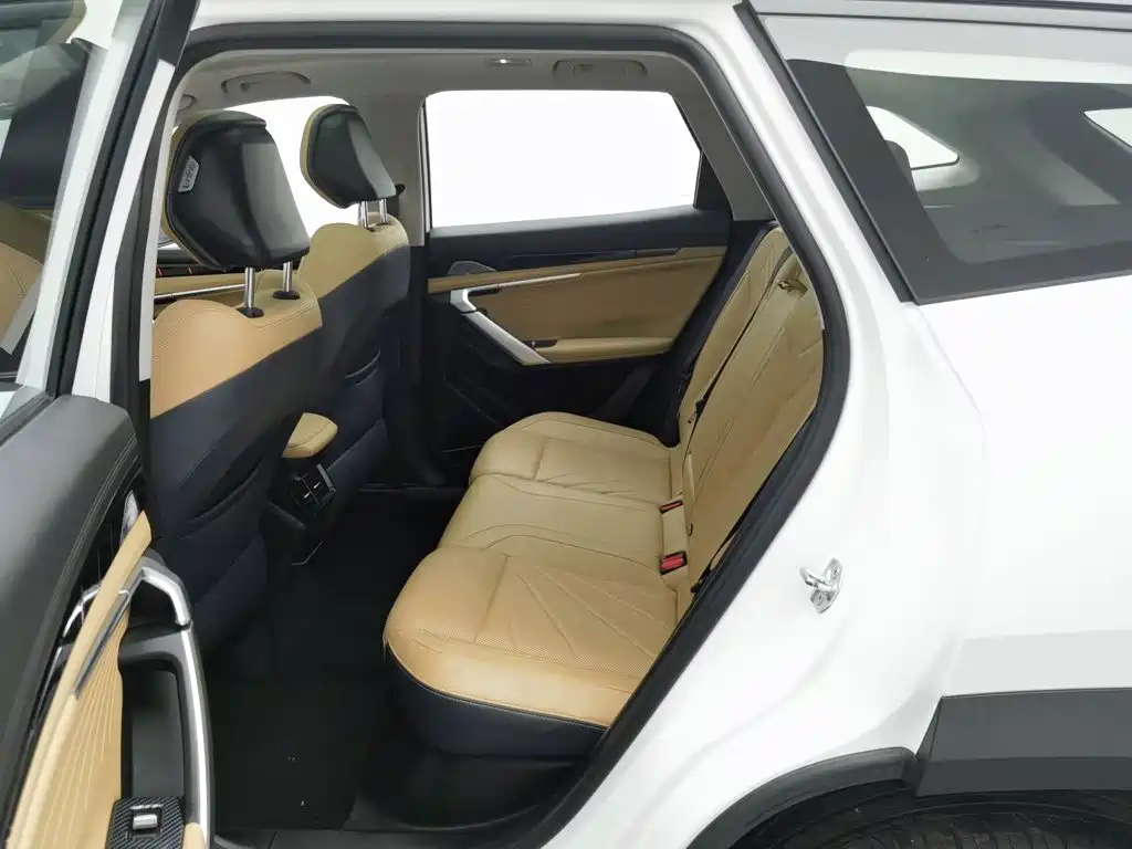 Geely Boyue L — миниатюра 15