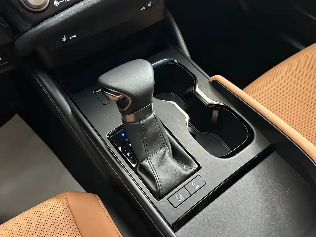 Lexus ES — миниатюра 14