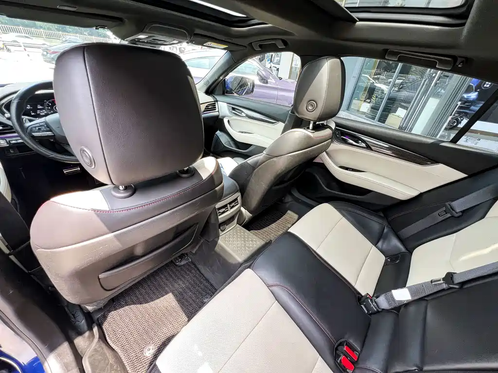 Cadillac CT5 — миниатюра 8