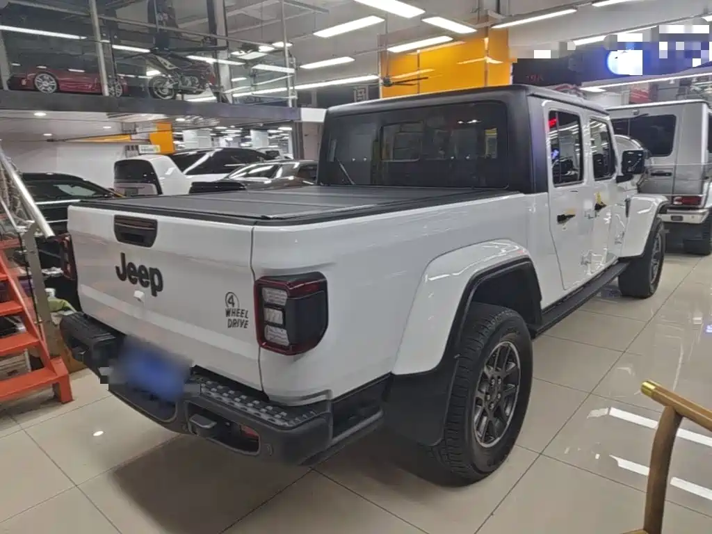 Jeep Gladiator — миниатюра 7