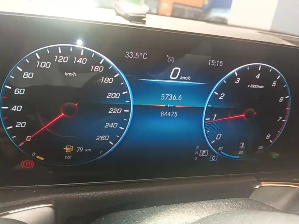 Mercedes-Benz GLB — миниатюра 12