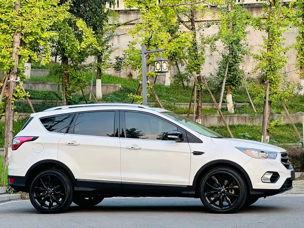 Ford Kuga — миниатюра 5