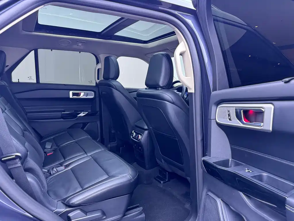 Ford Explorer — миниатюра 12