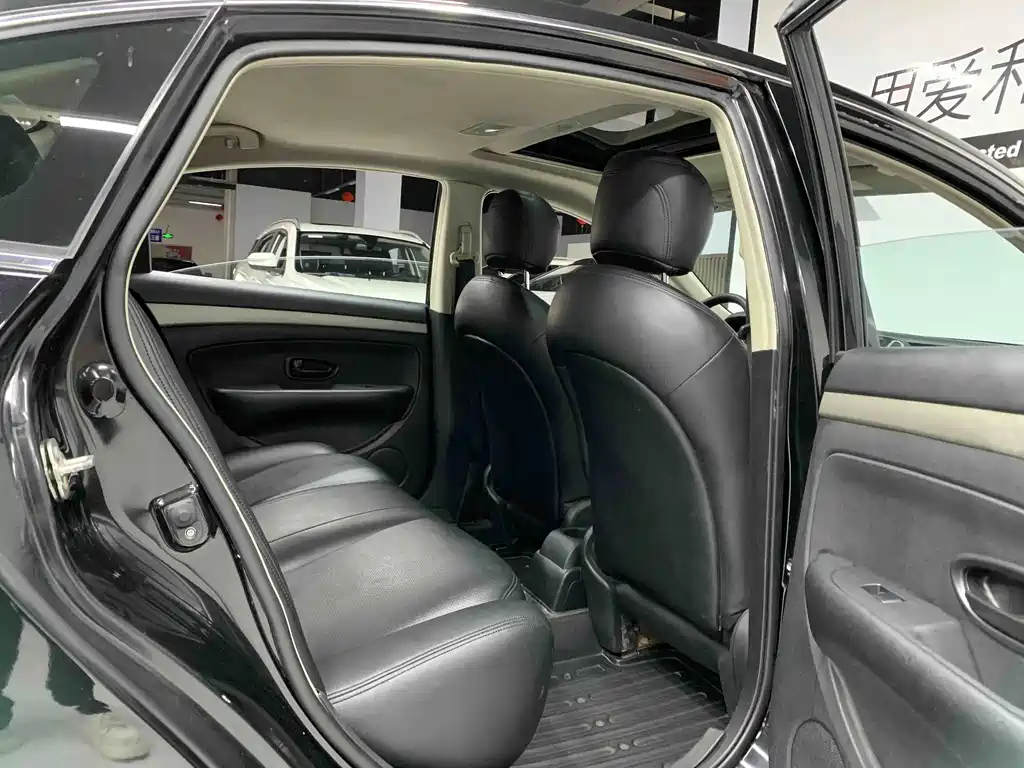 Nissan Sylphy — миниатюра 4