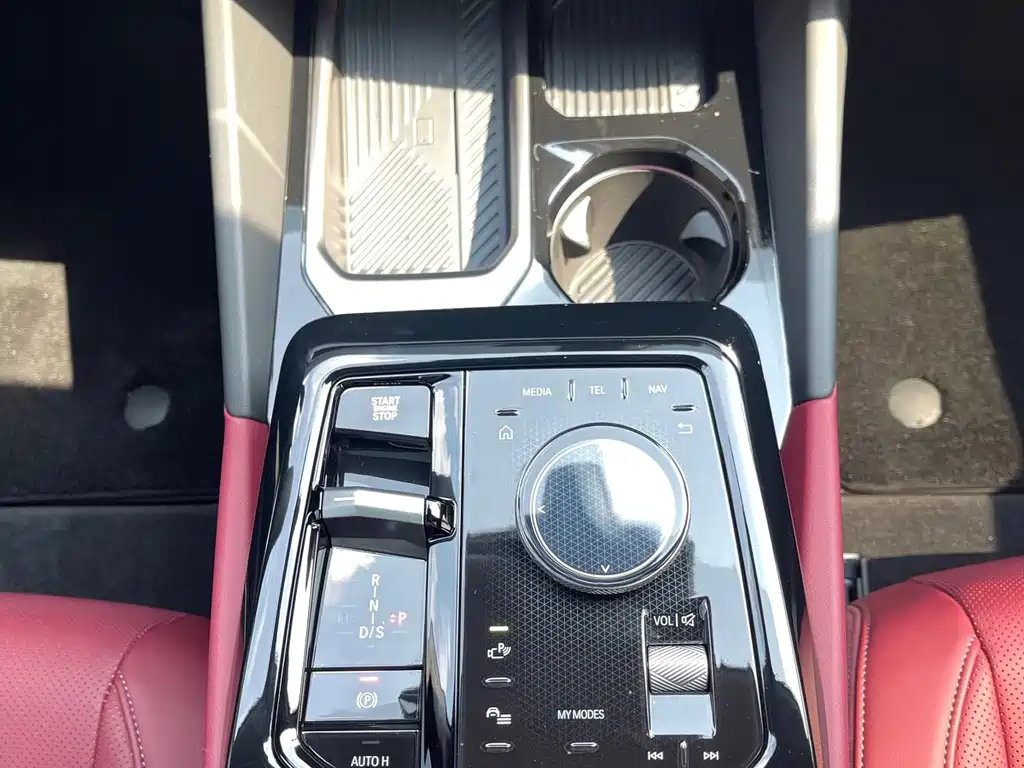 BMW 5 Series — миниатюра 12