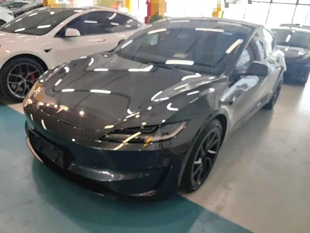 Tesla Model 3 — миниатюра 2