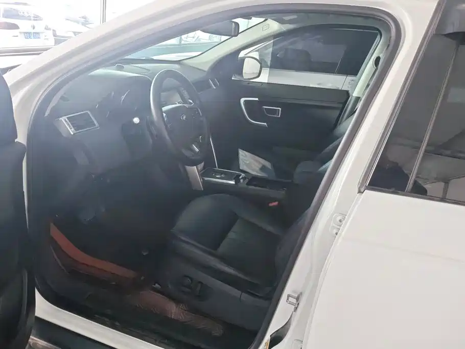 Land Rover Discovery Sport — миниатюра 9