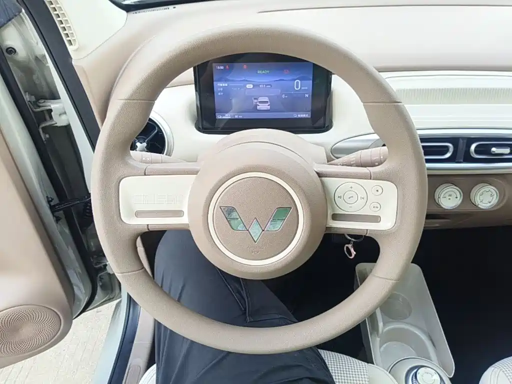 Wuling MINIEV — миниатюра 11