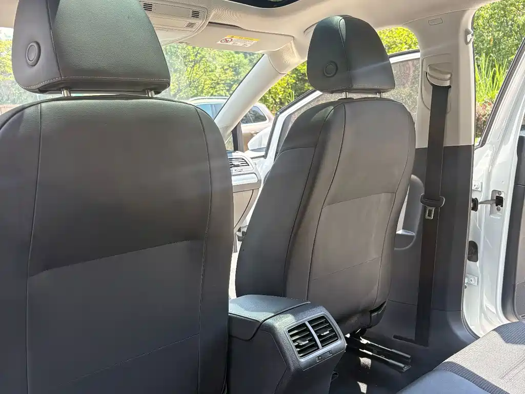 Volkswagen Golf — миниатюра 4
