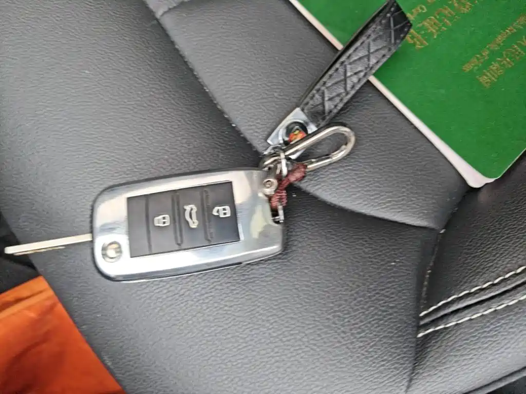 Roewe RX3 — миниатюра 9